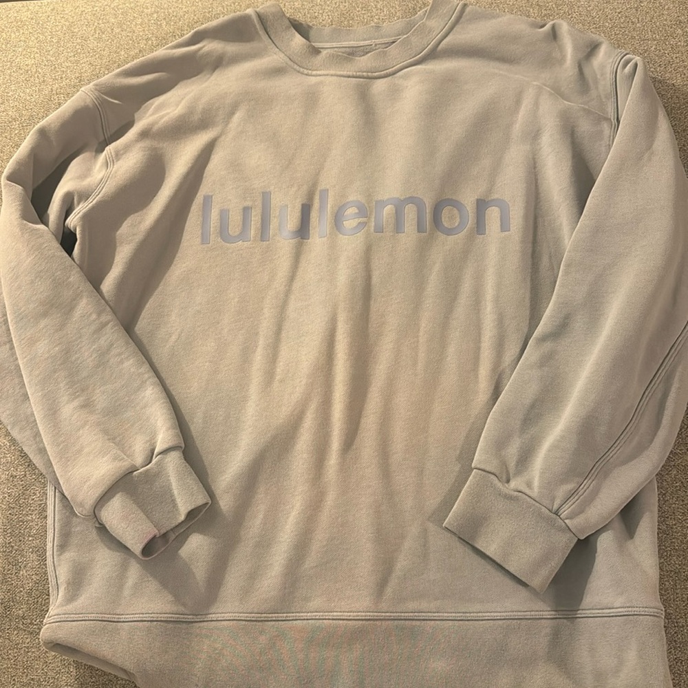 Lululemon sweatshirt size medium